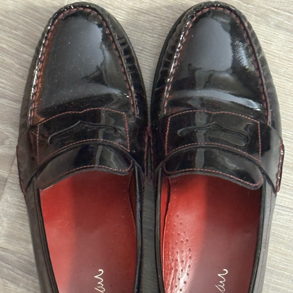Elegant Black Loafers for Everyday Comfort